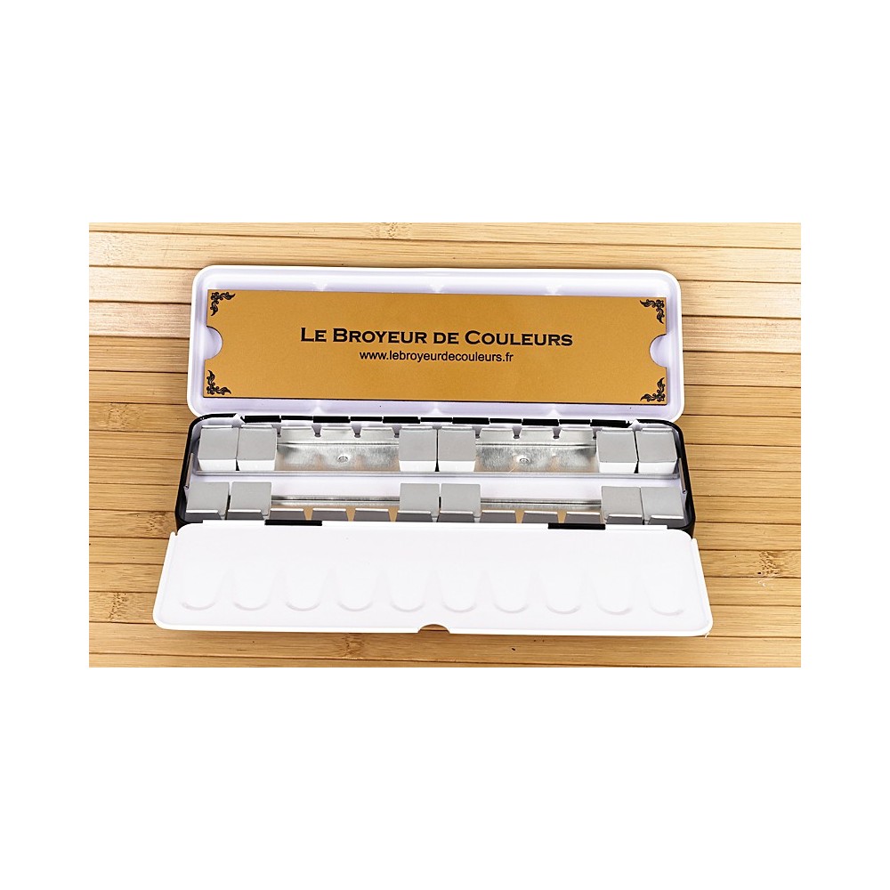 Boite Métal 24 Demi-Godets HQ + Accessoires