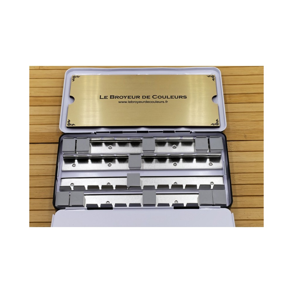 Boite Métal 48 Demi-Godets HQ + Accessoires